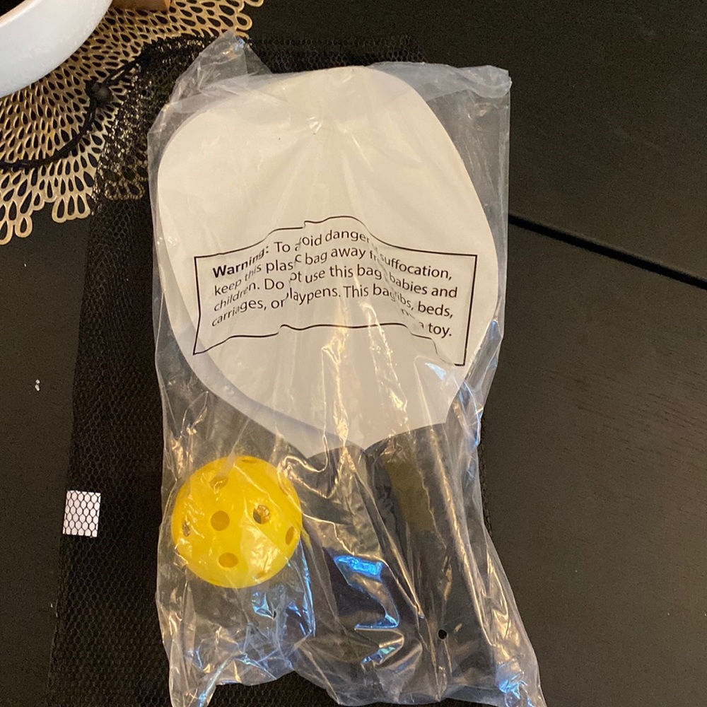 Pickle ball paddle set , with carrying bag NEW